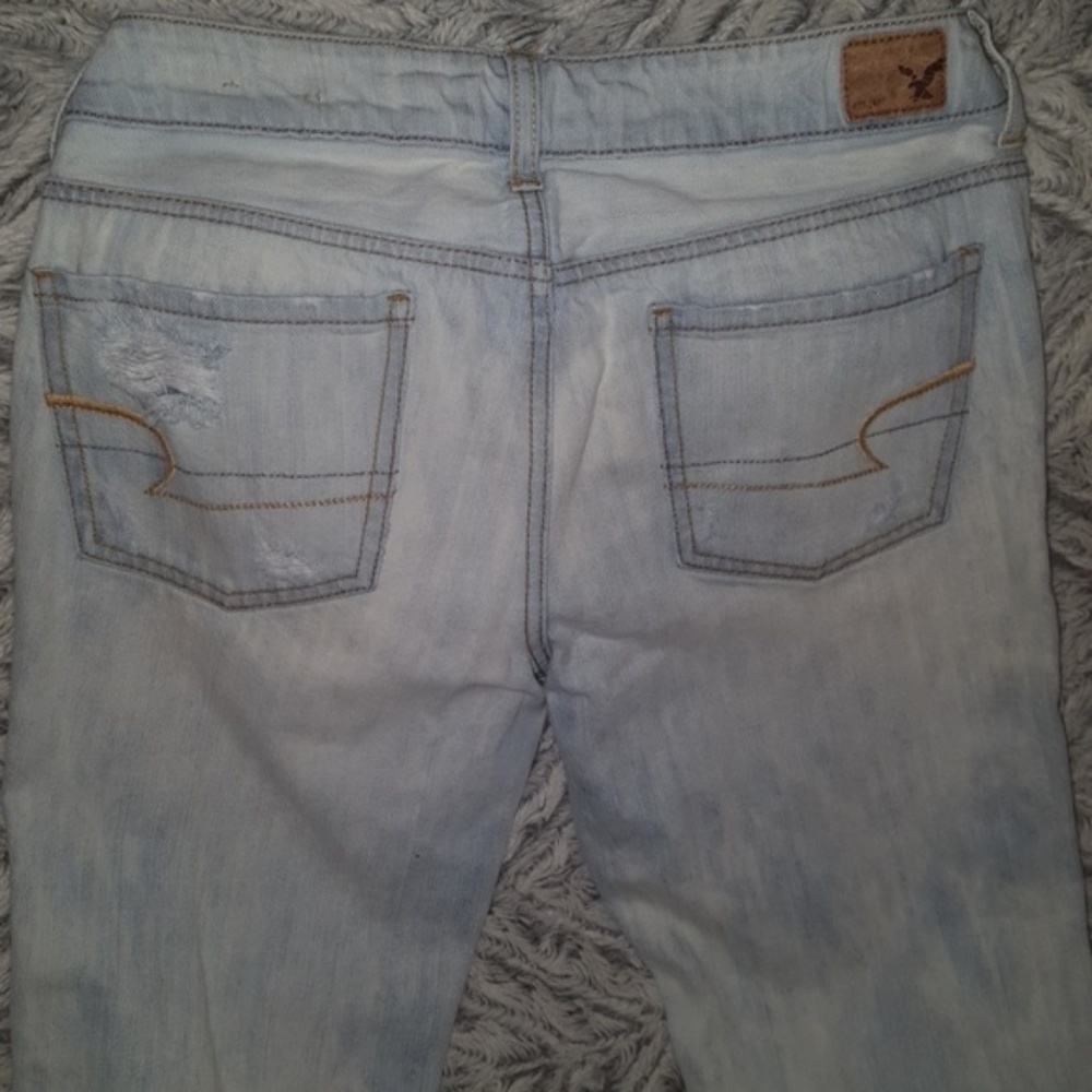 American Eagle. Boy cropped size 2 nwot distressed - Picture 3 of 7